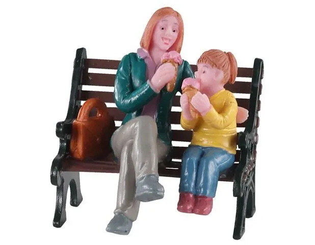 LEMAX ICE CREAM AT THE PARK